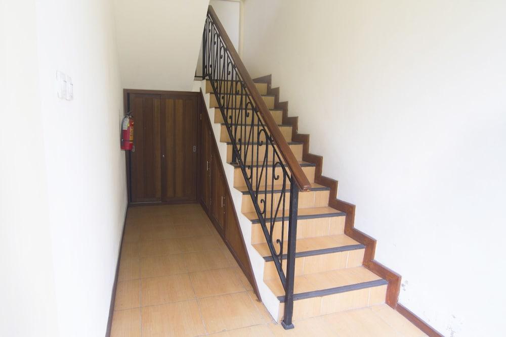 Urbanview Sasono Putro Condoongcatur By Reddoorz Kejayan Exterior photo