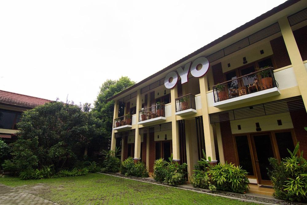 Urbanview Sasono Putro Condoongcatur By Reddoorz Kejayan Exterior photo