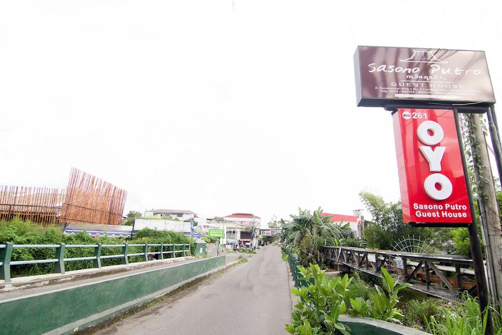 Urbanview Sasono Putro Condoongcatur By Reddoorz Kejayan Exterior photo