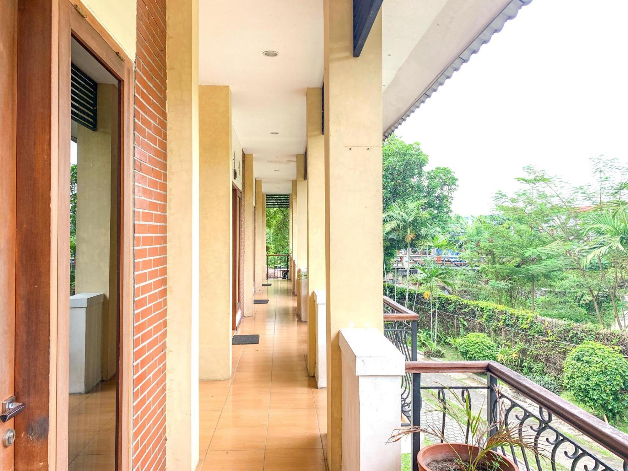 Urbanview Sasono Putro Condoongcatur By Reddoorz Kejayan Exterior photo