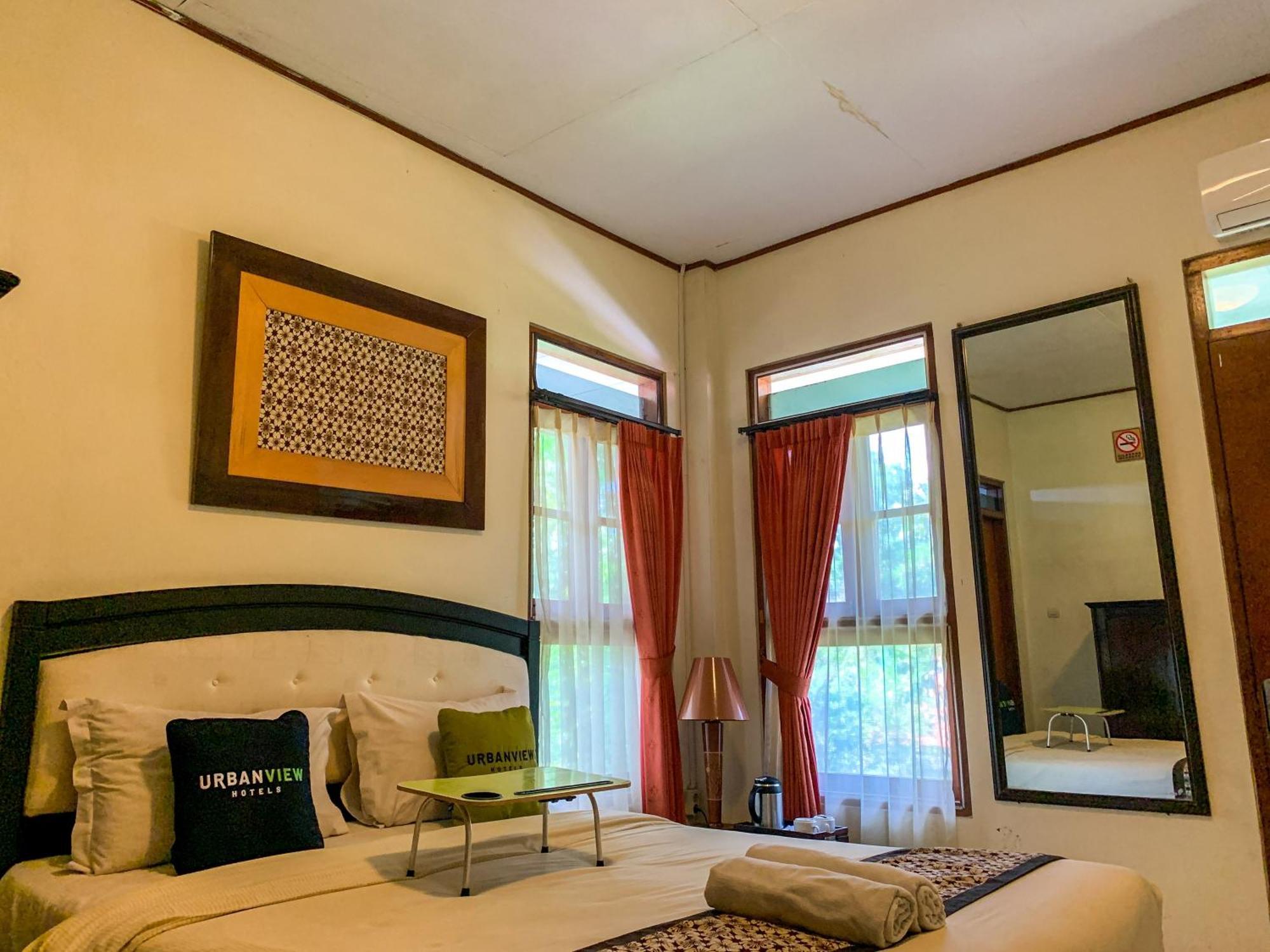Urbanview Sasono Putro Condoongcatur By Reddoorz Kejayan Exterior photo